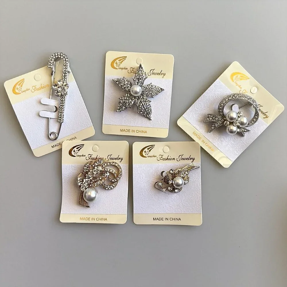 PEARL & RHINESTONE CRYSTAL BROOCHES 5 PIECE IN GIFT BOX